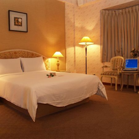 Park Motel Chiayi Eksteriør billede