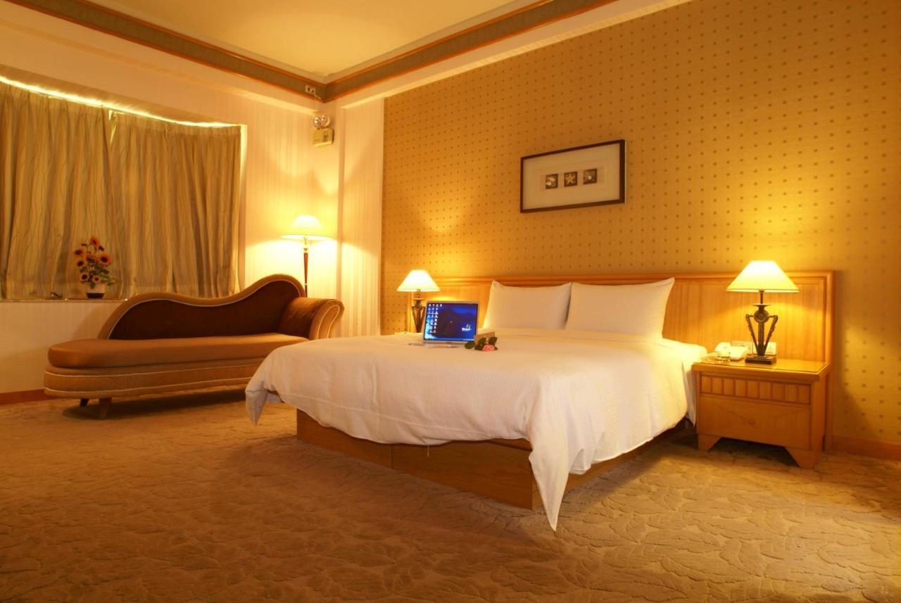 Park Motel Chiayi Eksteriør billede