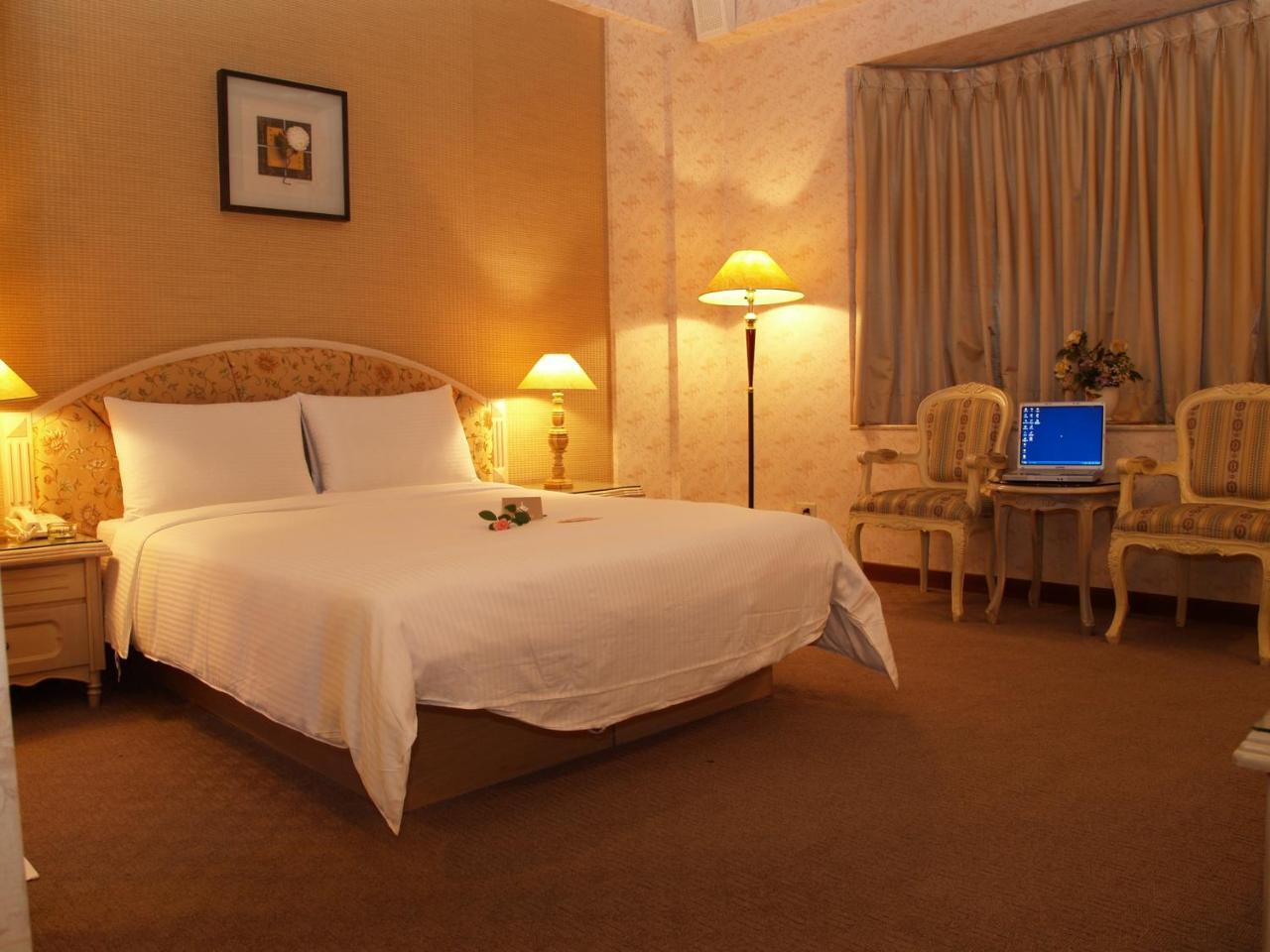Park Motel Chiayi Eksteriør billede