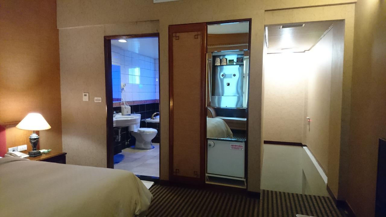 Park Motel Chiayi Eksteriør billede